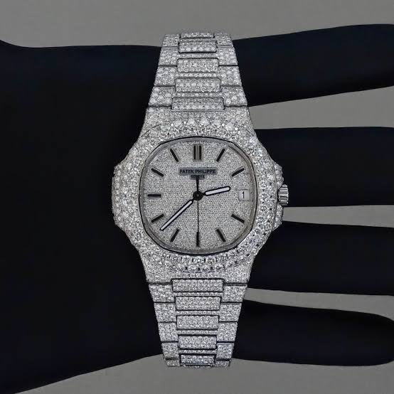 Patek Philippe nautilus full iced, big diamond 40mm automatic. Lab grown diamond
Full set