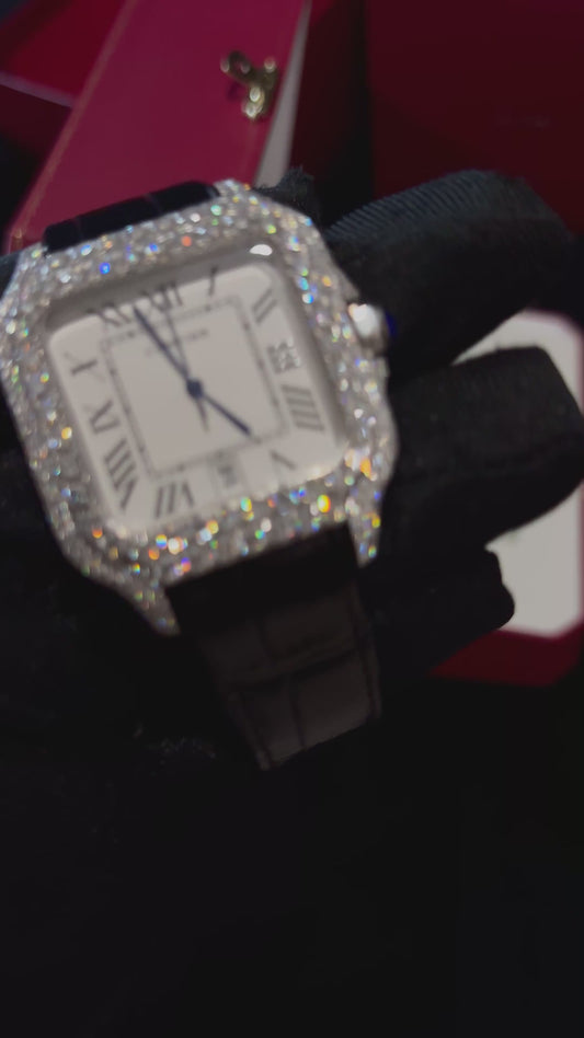 Cartier Santos XL100 Correa de cuero negro, dial simple 
Semi iced, 41mm Automatic. Lab grown diamond 
Full set